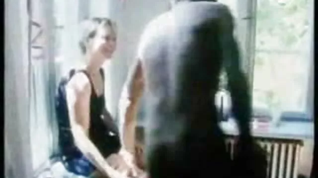 Morenas tetonas coños peludos follando Taylor y Alison juegan entre ellas