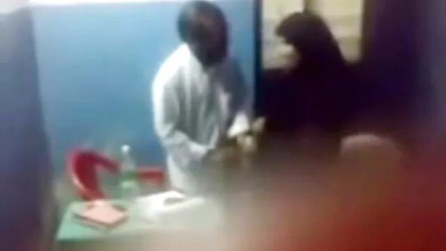 Rubia felación buenos coños peludos extraordinaria