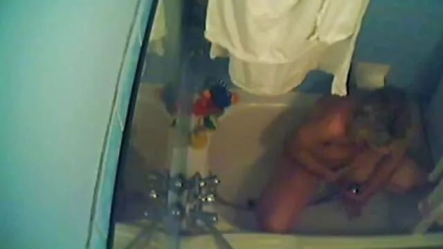 chica recibe polla sorpresa coños chorriando