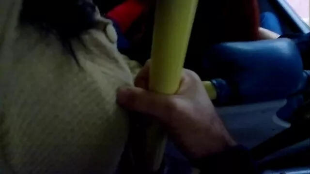 milf le da a adolescente coñitos carnosos una experiencia lésbica que no olvidará