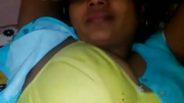 Cuando ella le devuelva el favor oral, será bien golpeada. videos pornos de mamadas de coños