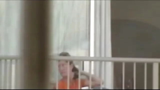 La puma videos de conos peludos tetona Kiki Daire recibe una doble penetración de BBCs